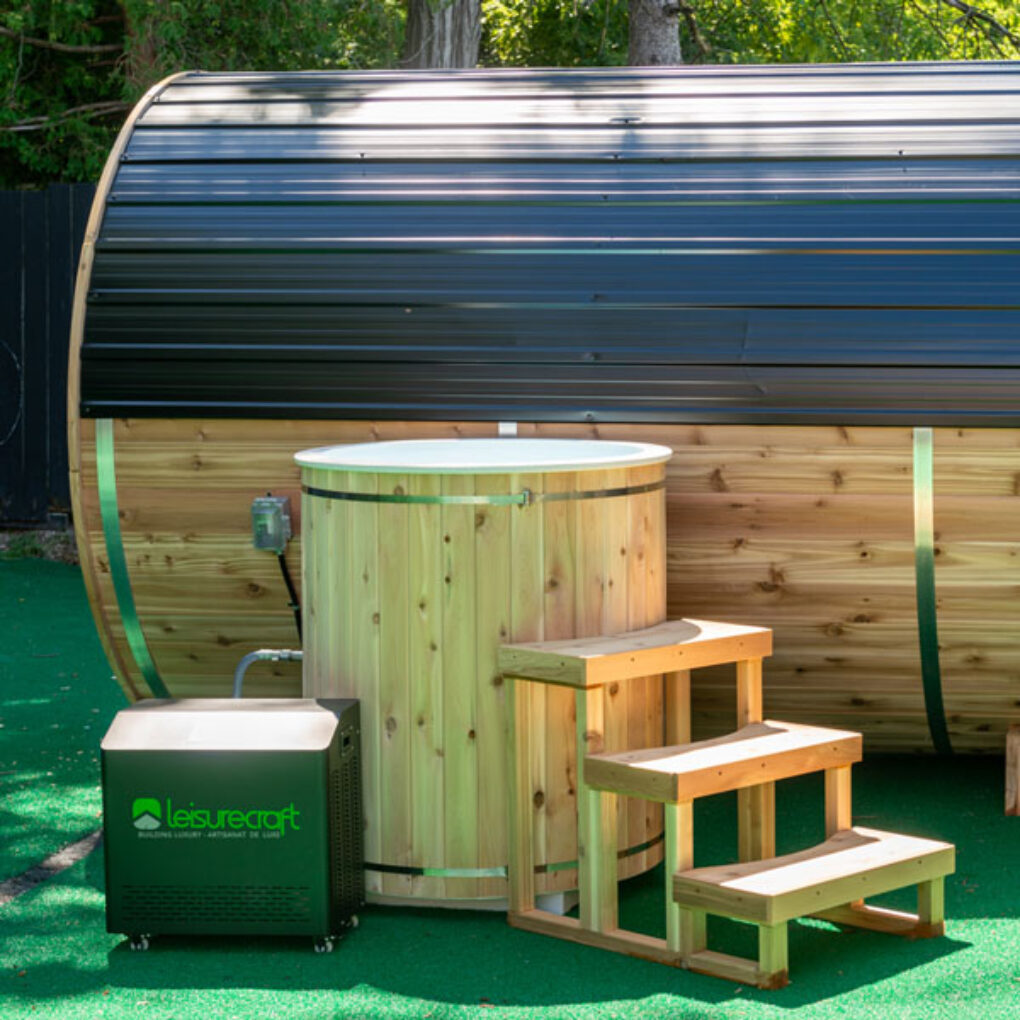 La bañera de inmersión de agua fría del Báltico